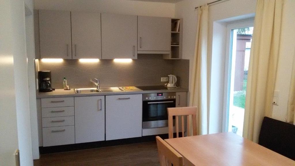 Dapur atau dapur kecil di Ferienhaus Weißbacher Wien