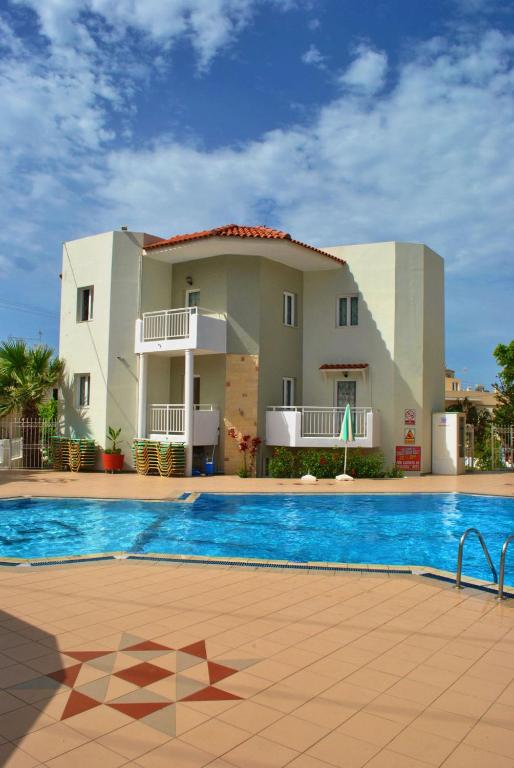Bazén v ubytovaní Melissa Apartments, Studios & Suites alebo v jeho blízkosti