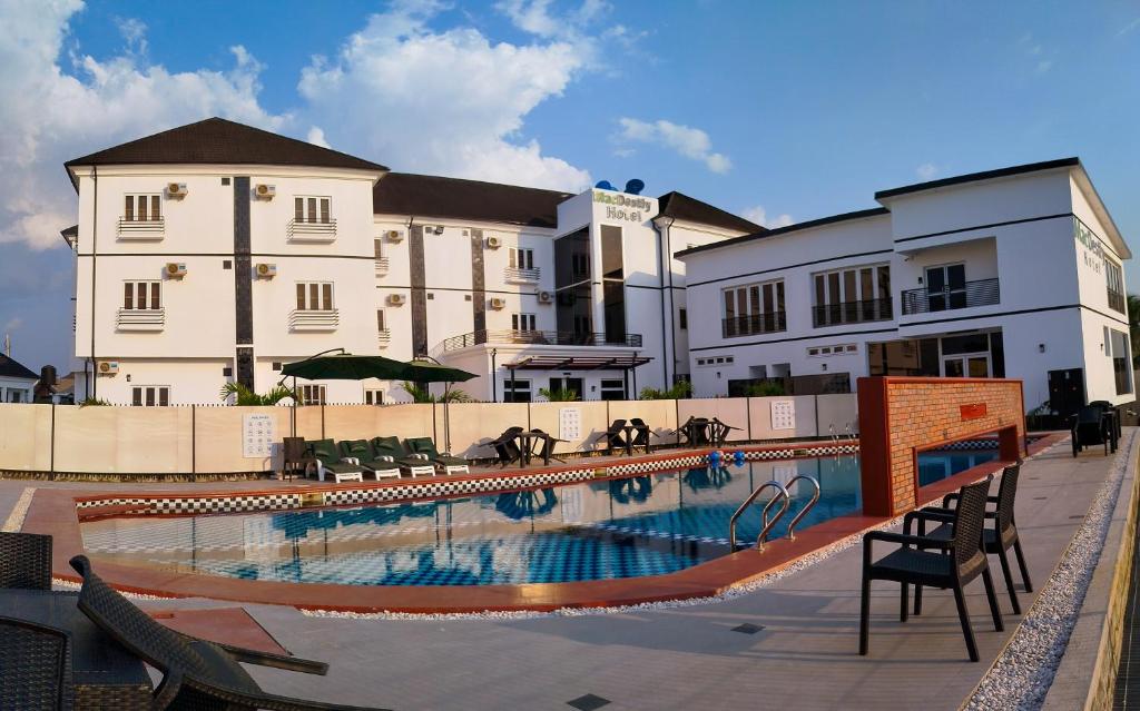 Bazén v ubytování MacDestly Hotel nebo v jeho okolí