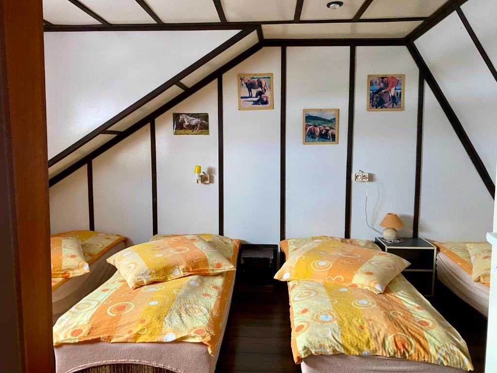 Postel nebo postele na pokoji v ubytování Rancho-Bierna