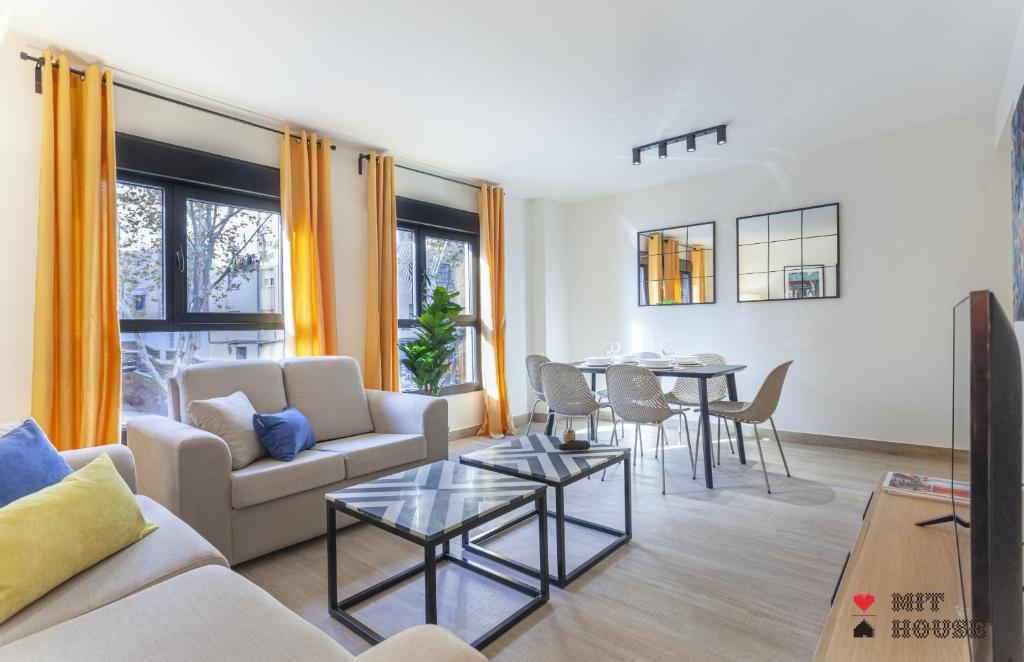 Antonio Lopez en Madrid - Two-Bedroom Apartment IV