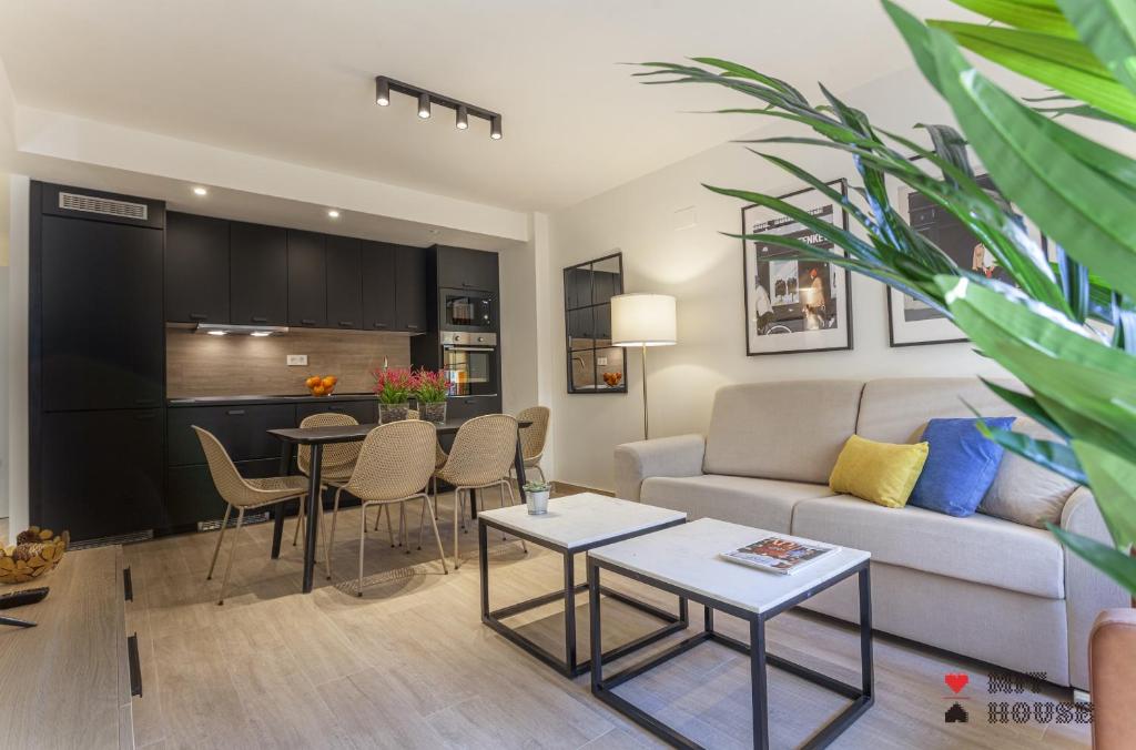 Antonio Lopez en Madrid - Two-Bedroom Apartment III