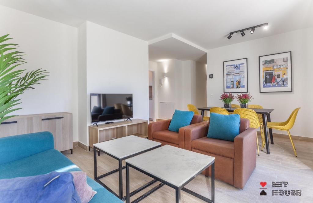 Antonio Lopez en Madrid - Three-Bedroom Apartment XVIII With Terrace