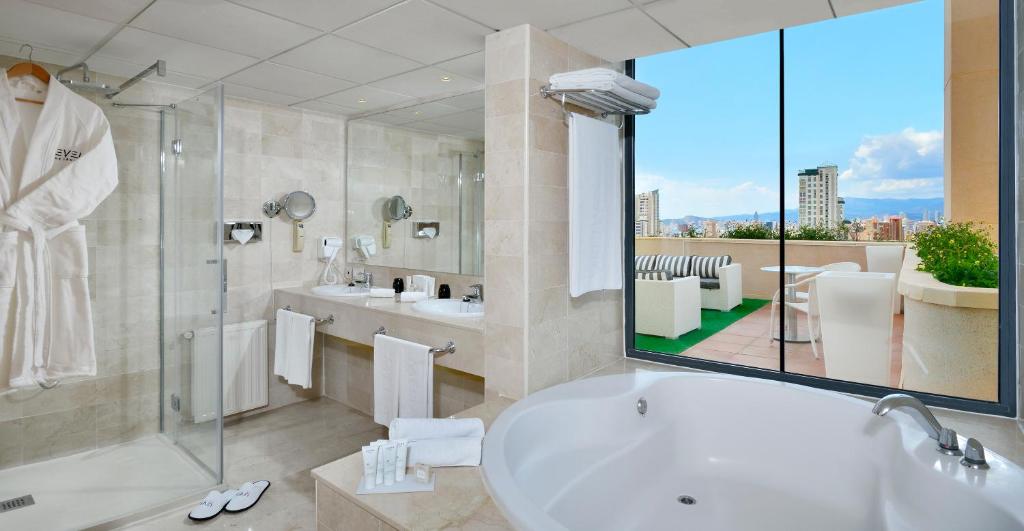 Koupelna v ubytování Melia Benidorm