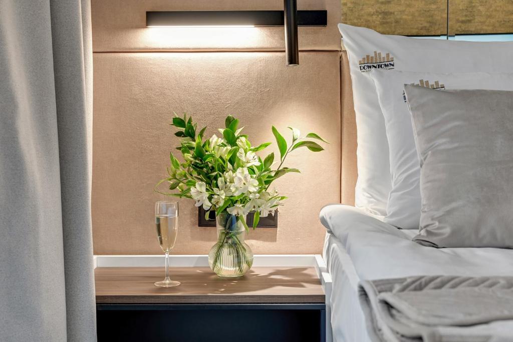 DEO PLAZA Premium Suites & Riverside by Downtown Apartments - 14