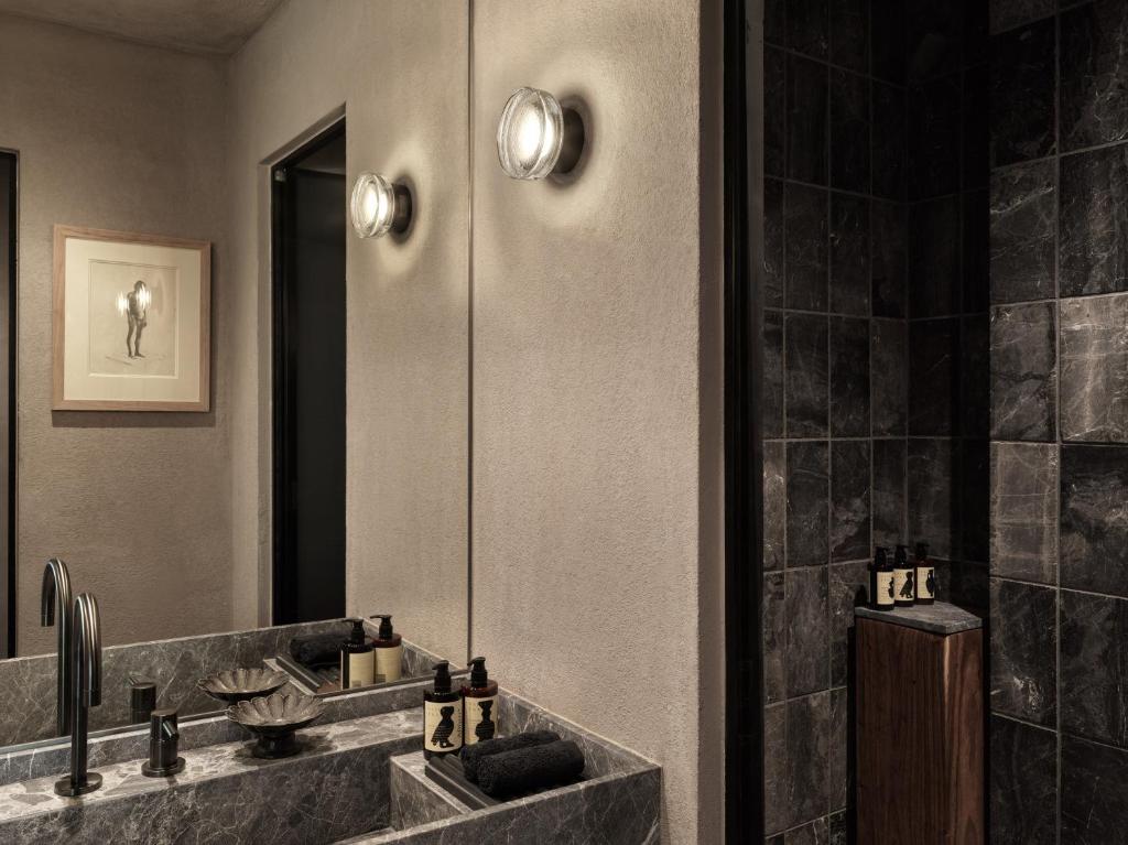 Monastik Living in Athina - Resim 17