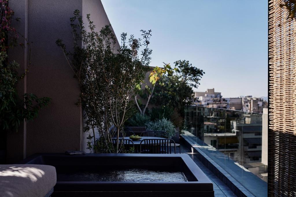 Monastik Living in Athina photo