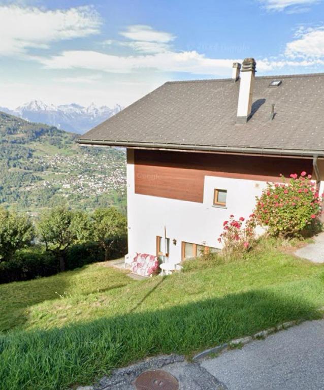 Nespecifikovaný výhled na hory nebo výhled na hory při pohledu z apartmánu