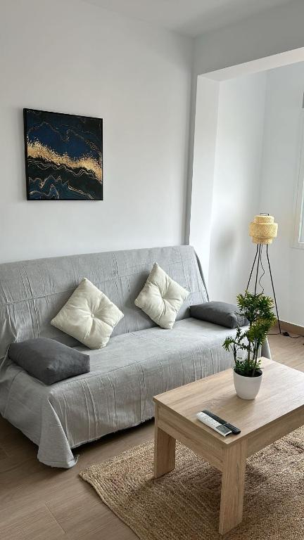 Cozy Bright Apartment in Malaga