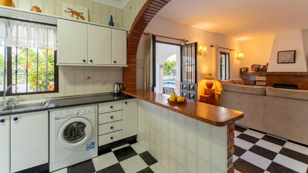 Kuchyň nebo kuchyňský kout v ubytování Villa Corvera Casitas Select
