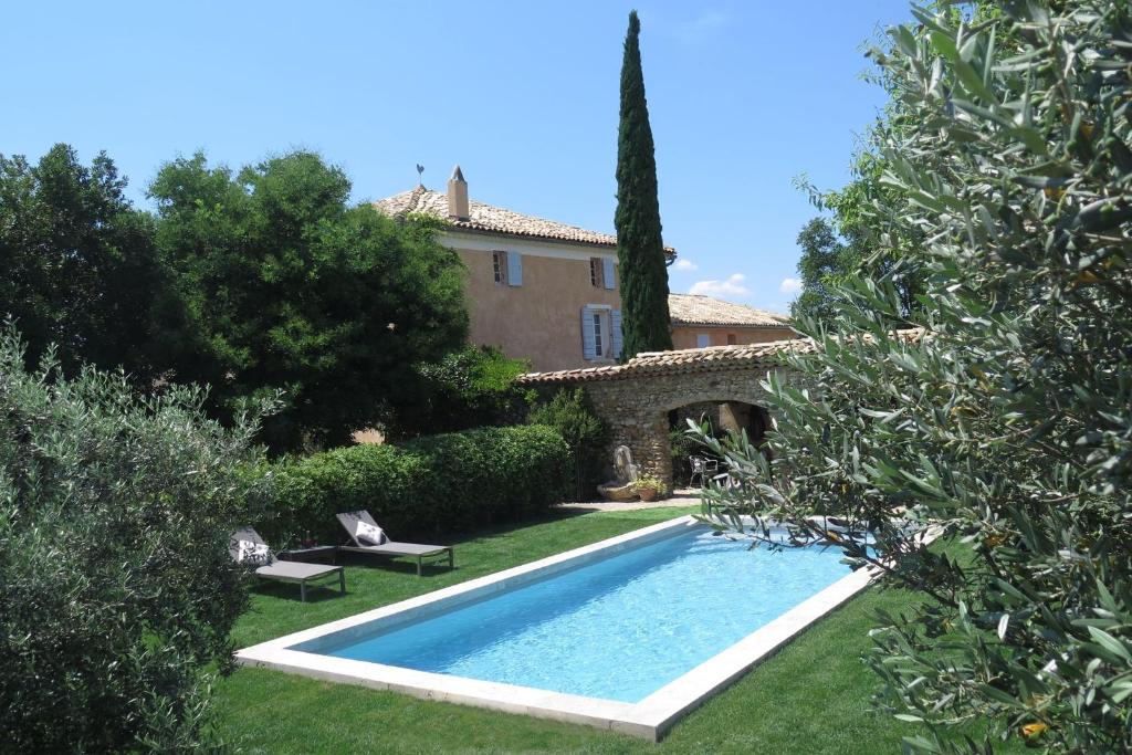 Photo de la galerie de l'établissement Elegant 18th-Century Bastide in Provence with Panoramic Views and Private Pool, à Valensole