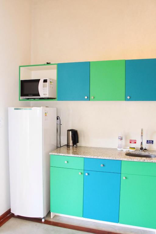 A cozinha ou cozinha compacta de Vila Alemã