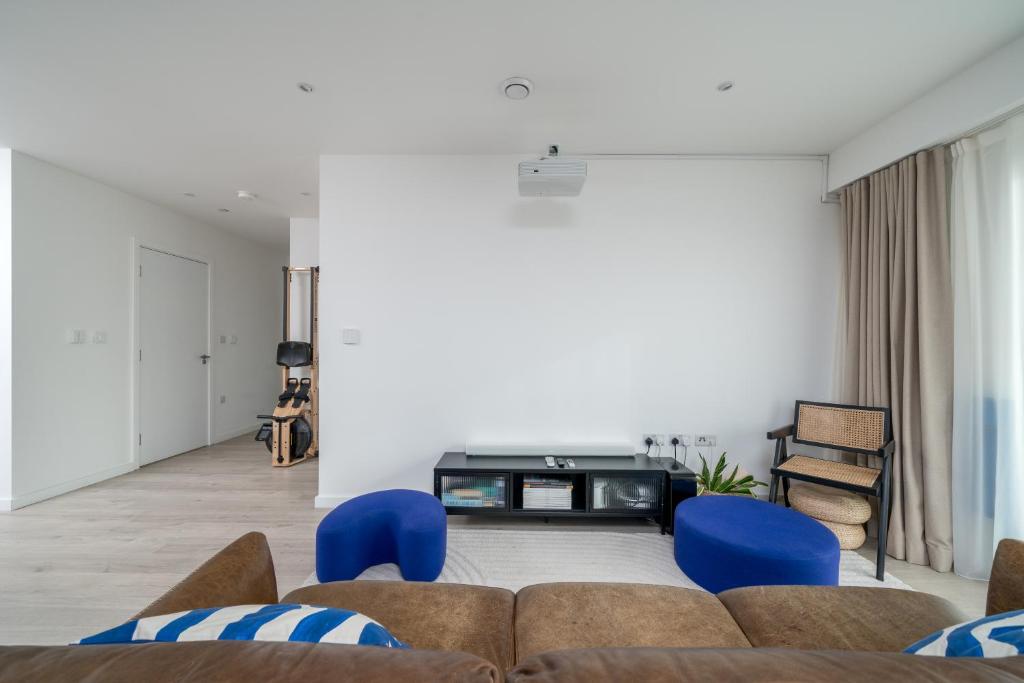 Χώρος καθιστικού στο Waterview apartments with ultra fast wifi close to Excel and O2, corporates and contractors welcome