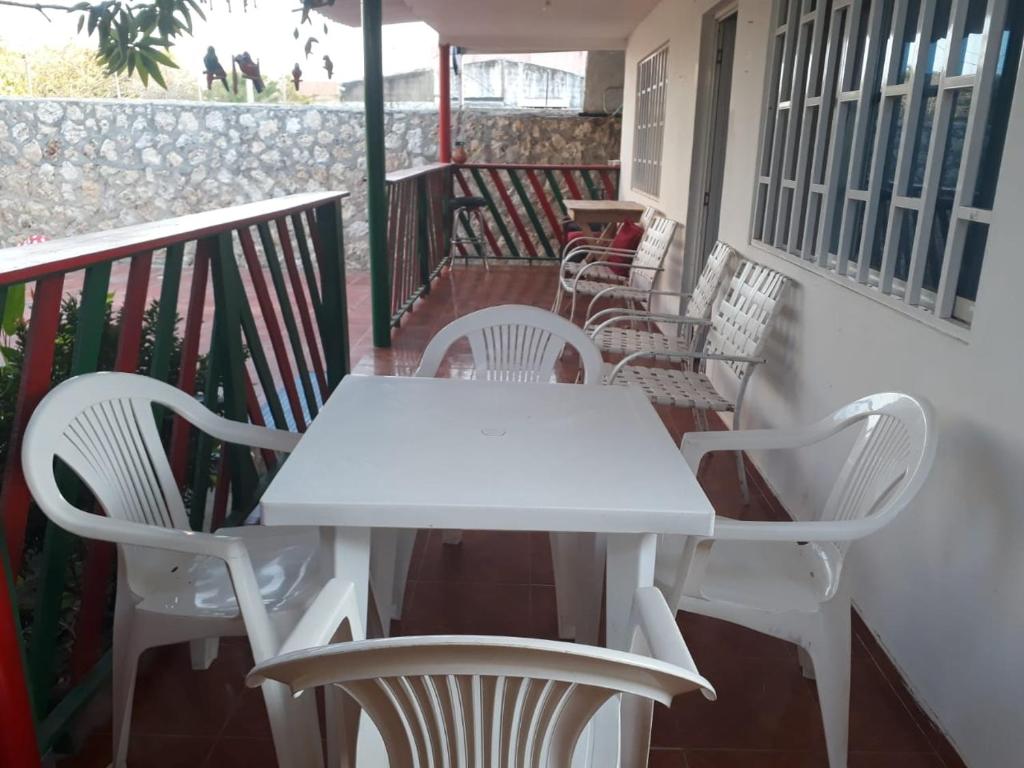 Rõdu või terrass majutusasutuses Cabaña Puerto Colombia CARNAVAL BARRANQUILLA 2025