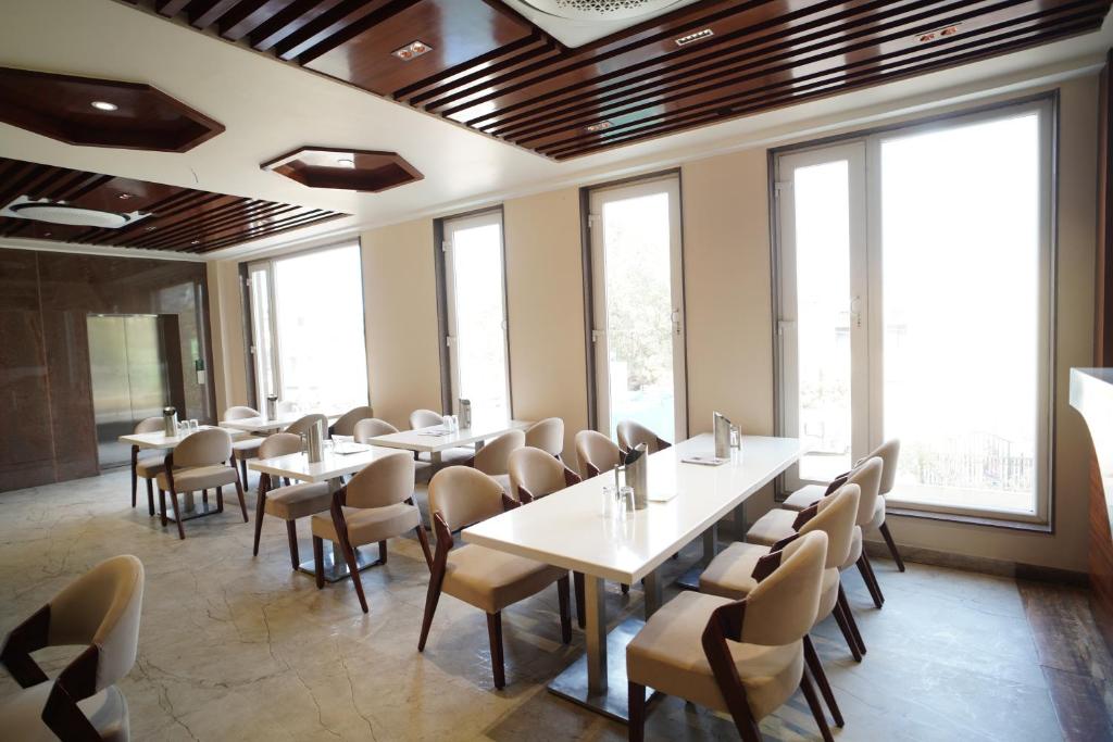 Posezení v ubytování Hotel City Grand Varanasi