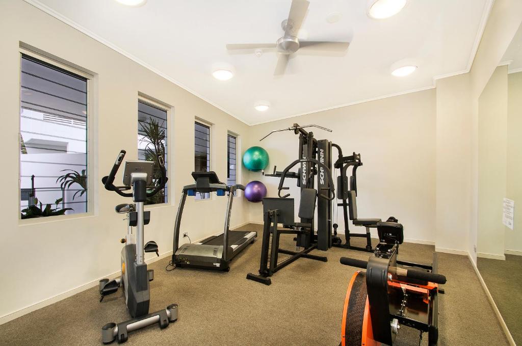 Fitness centrum a/nebo fitness zařízení v ubytování Waves Maroochy River