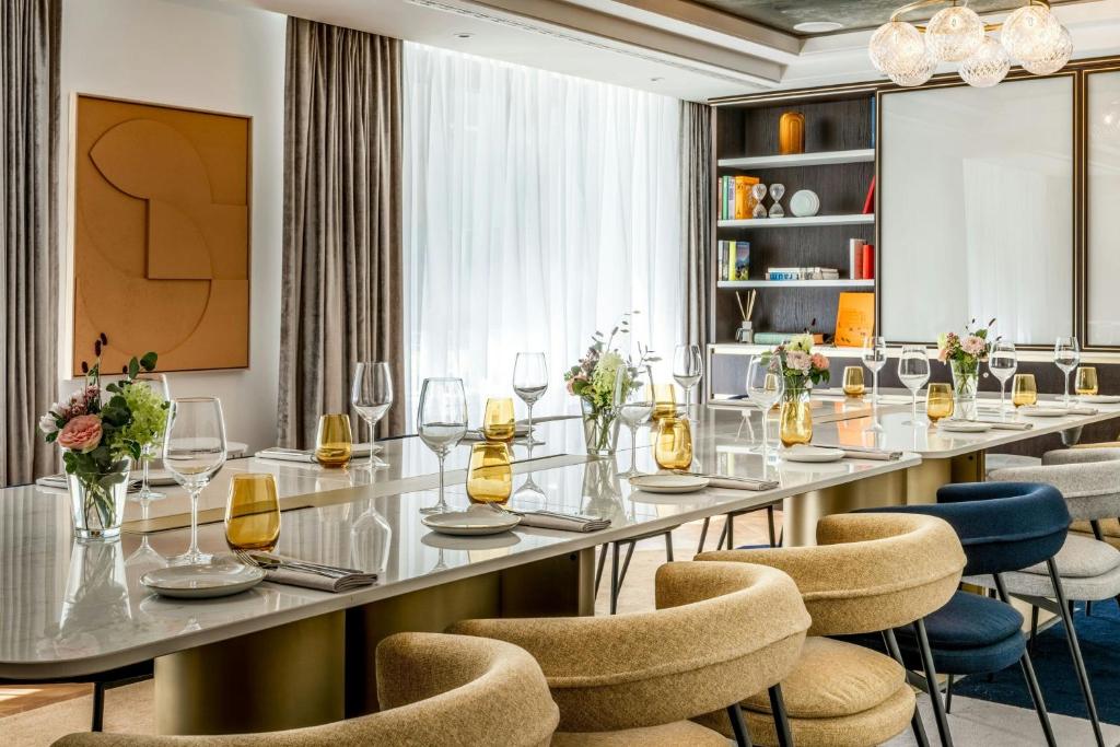 Nápoje v ubytování Neues Schloss Privat Hotel Zurich, Autograph Collection