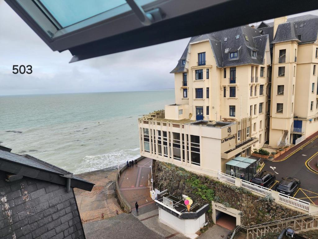Hotel Des Bains - Comfort Twin Room With Side Sea View