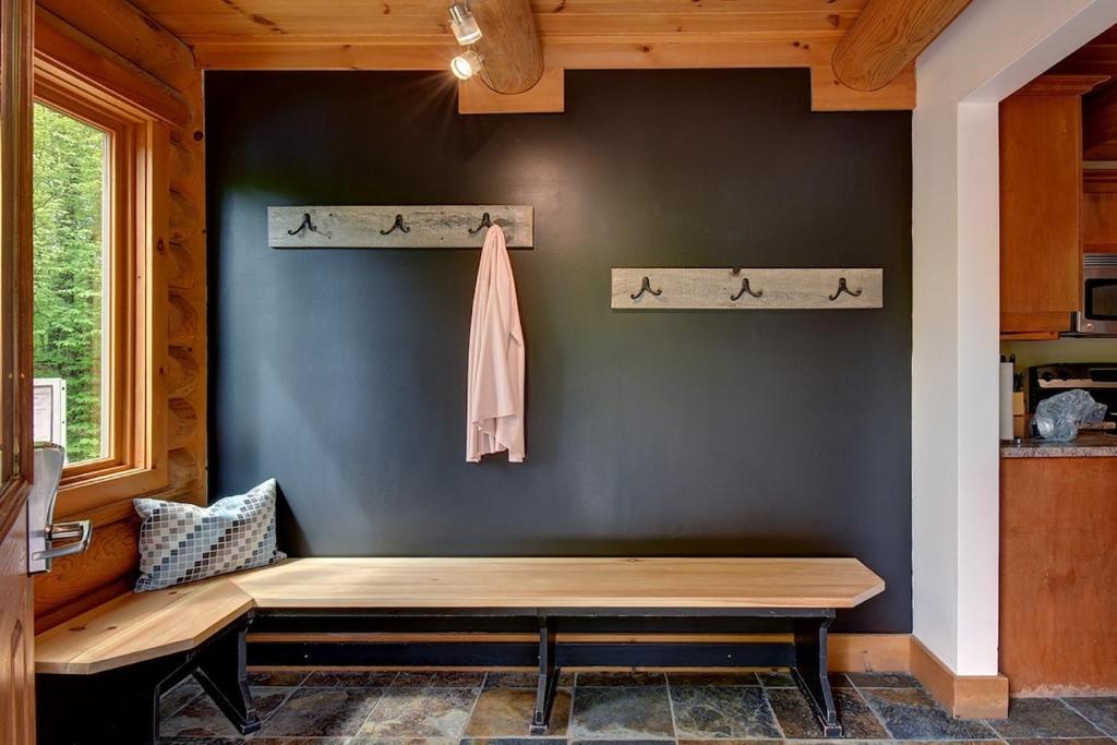 Fotografie z fotogalerie ubytování Log cabin with HOT TUB and view v destinaci La Minerve
