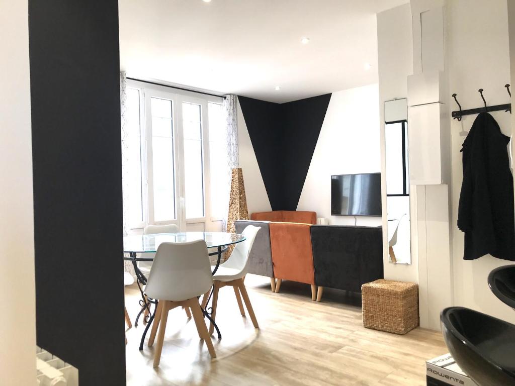 Photo de la galerie de l'établissement LE LARBAUD 7 - Hypercentre - Proche Thermes & Parc, à Vichy