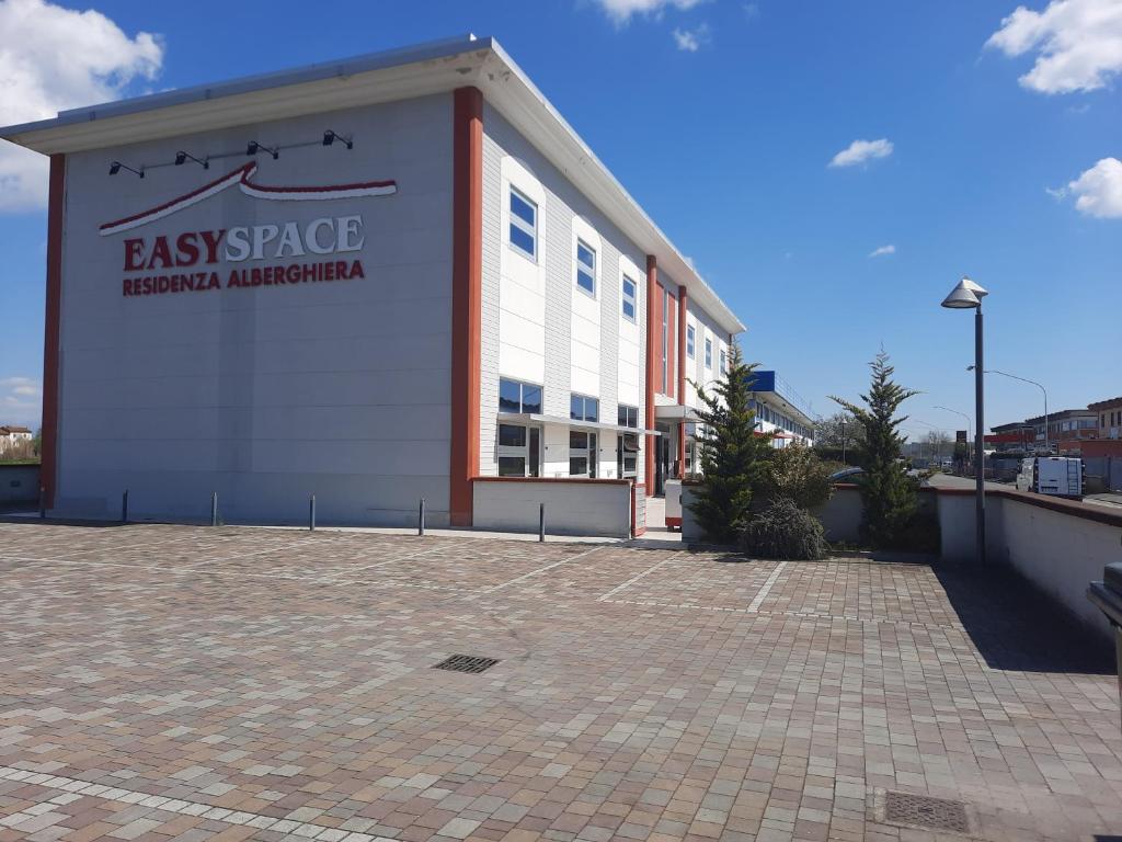 Budova, kde se aparthotel nachází