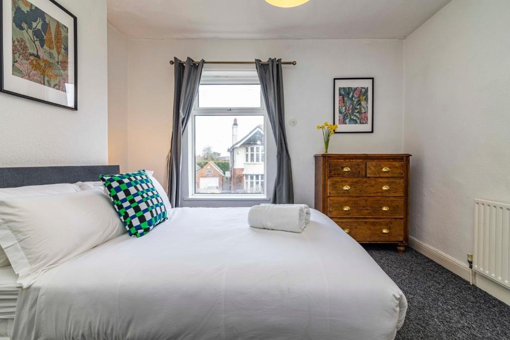 En eller flere senge i et værelse på Beeston town house - Sleeps 4