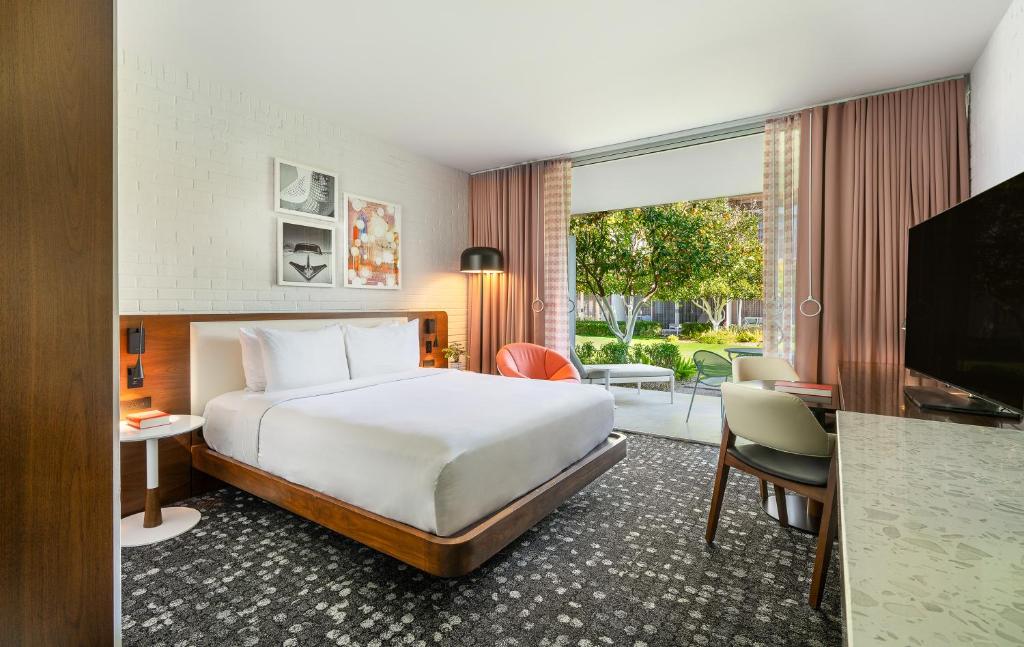 Hotel Valley Ho photo