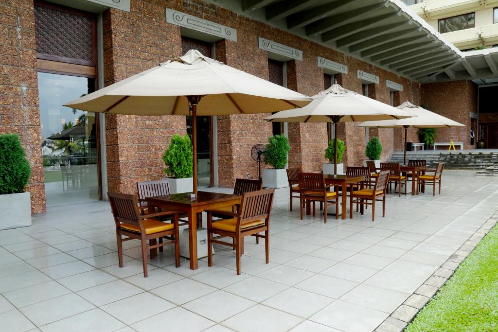 Restaurace v ubytování Cinnamon Lakeside