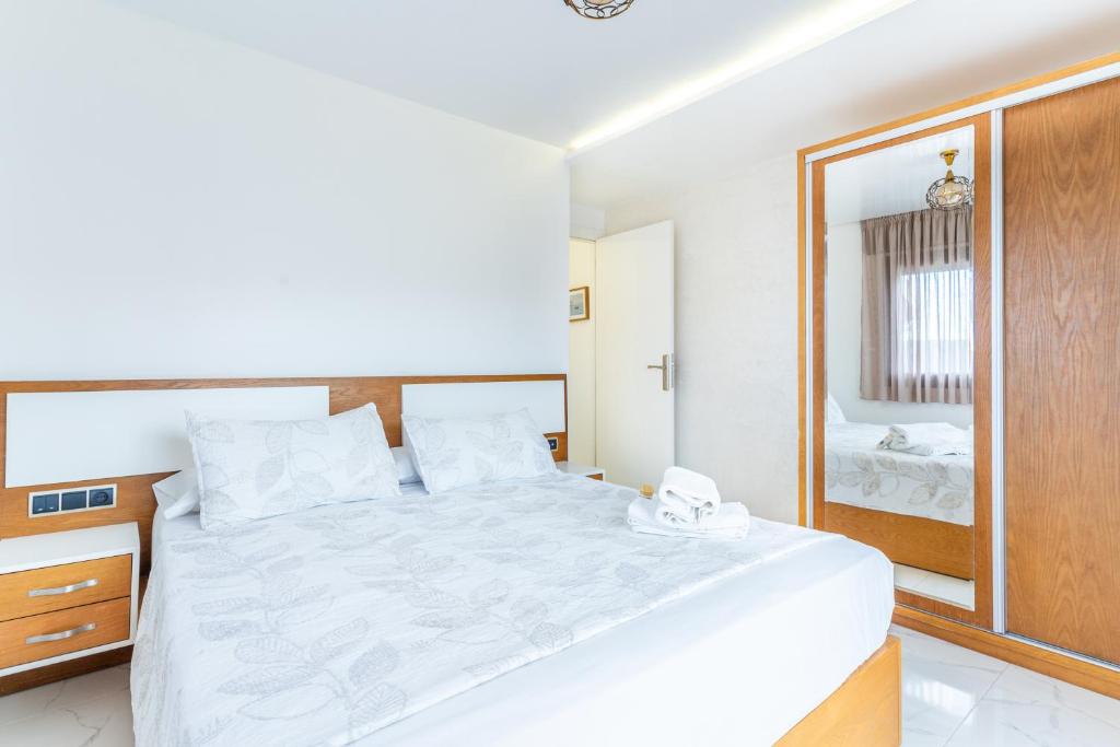 Postel nebo postele na pokoji v ubytování Hot appar Luxury SuiteMar