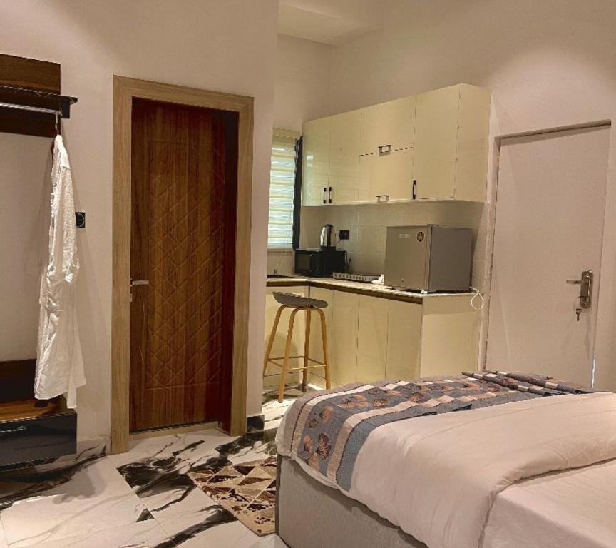 Kuchyň nebo kuchyňský kout v ubytování Lisa Suites Apart-Hotel