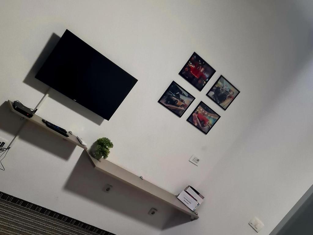 BoNiToS, SOBE-ROOMS - 12