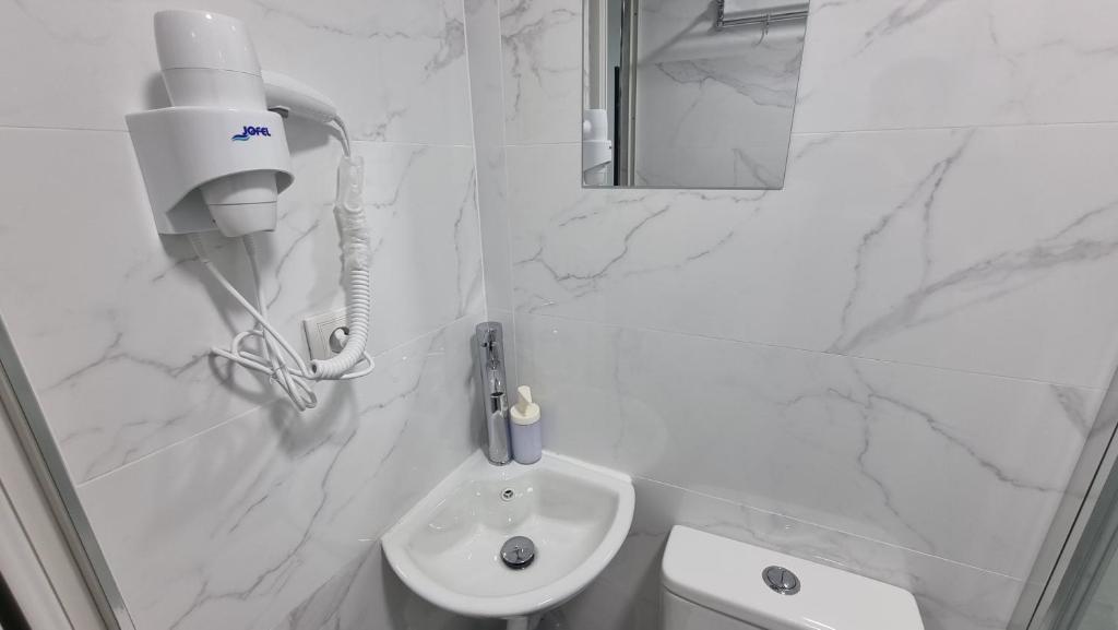 A bathroom at Mini Estudio Lovely Chueca