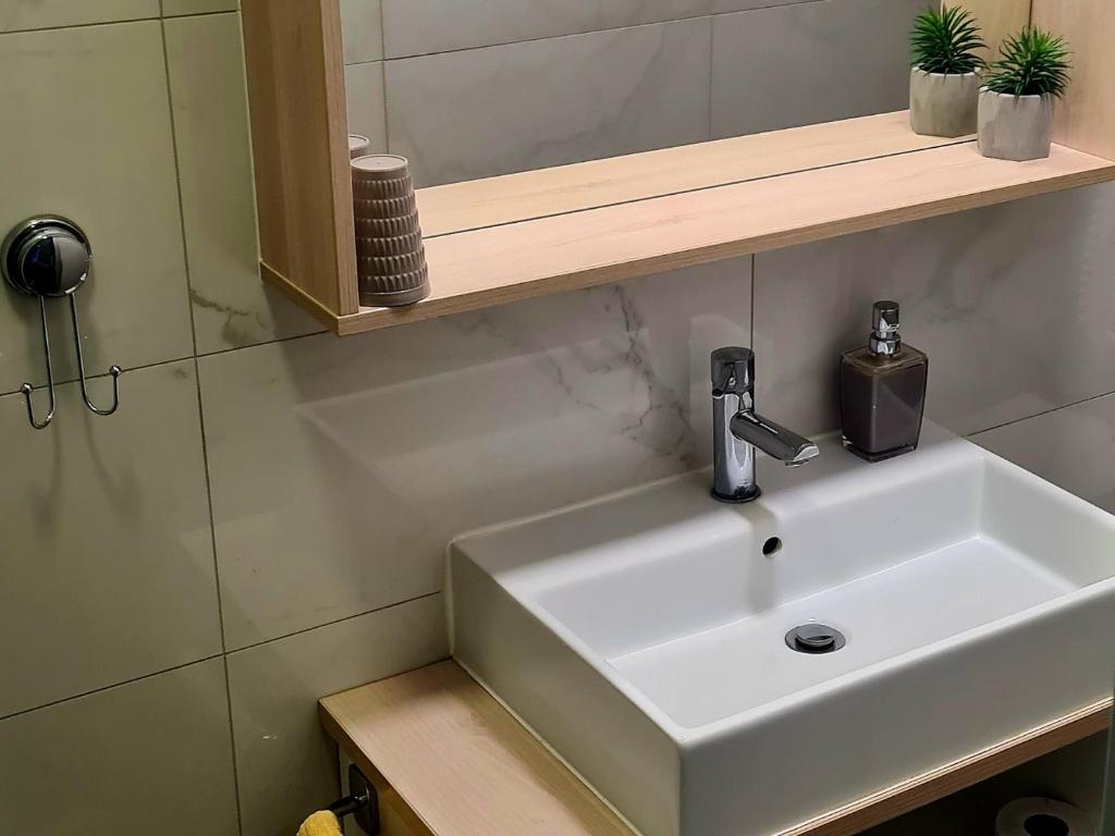 BoNiToS, SOBE-ROOMS - 17