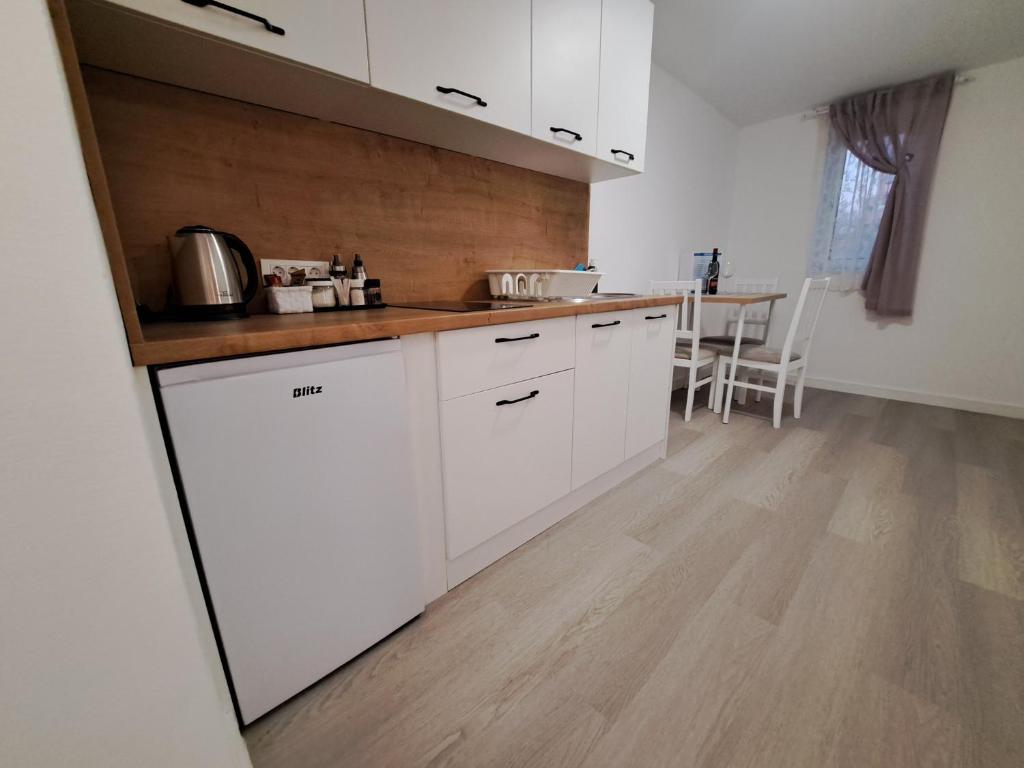 Apartments Orlić - Self check-in with code, WI-FI, Netflix, smart TV, garden - 4