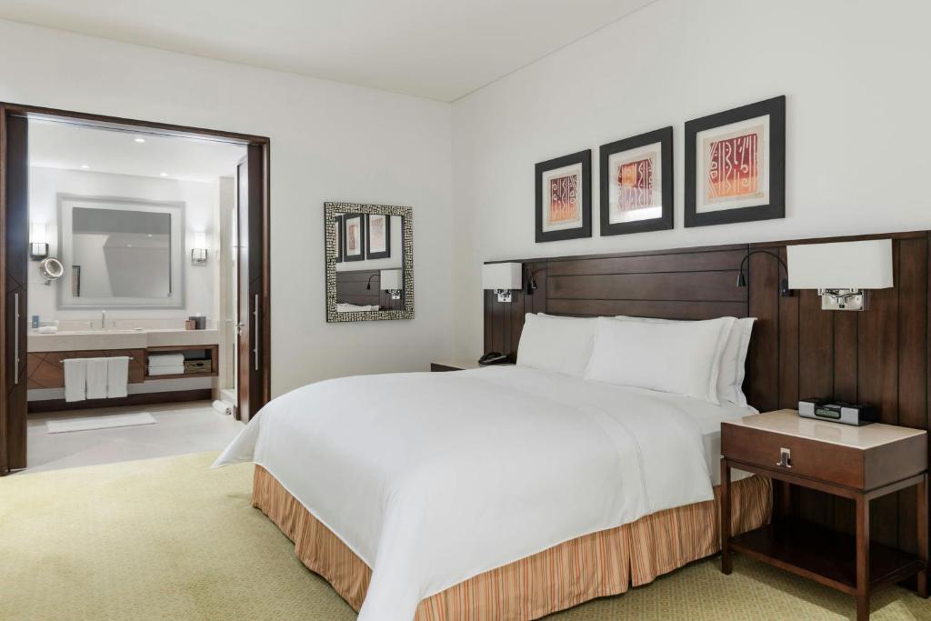 Postel nebo postele na pokoji v ubytování Bogotá Marriott Hotel