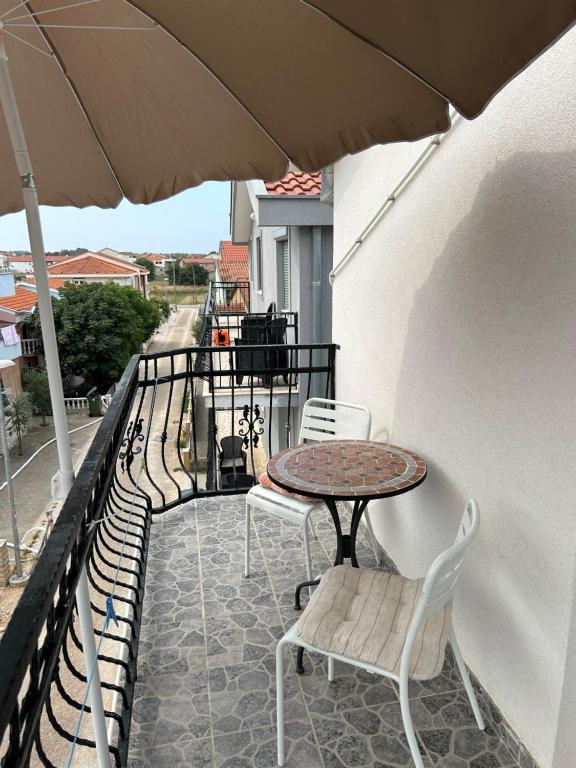 Balkón alebo terasa v ubytovaní Apartments Zrakic