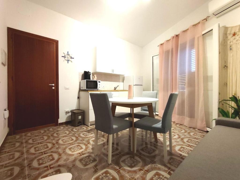 Gambar di galeri bagi Sicily Apartment 2 - BLUE WAVES di Campofelice di Roccella