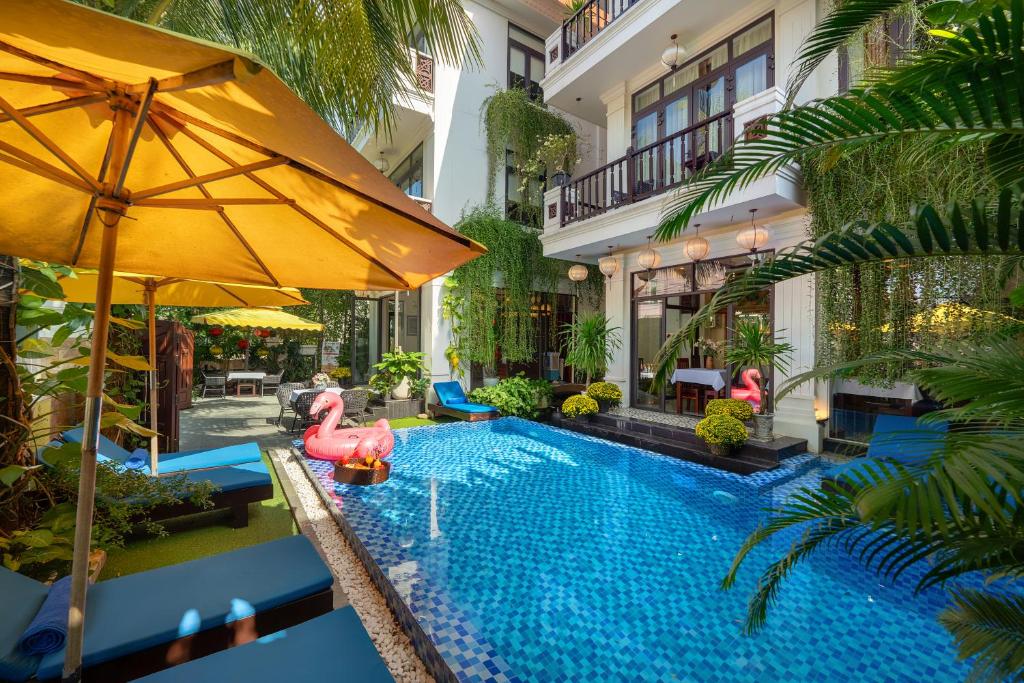 Bazén v ubytování Hoi An Discovery Villa nebo v jeho okolí