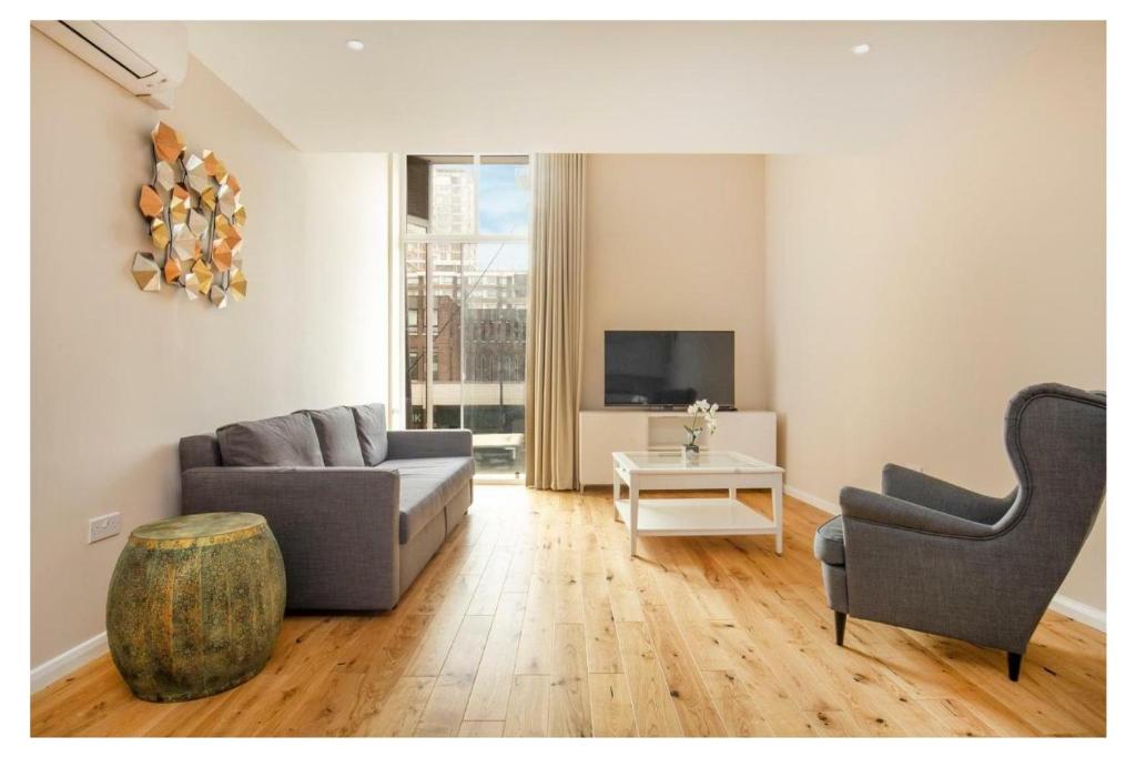 Χώρος καθιστικού στο Traveleraddress - Crawford Place