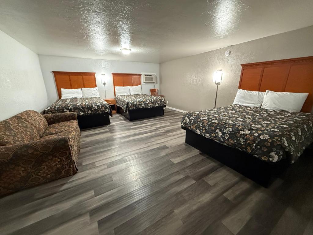 Budget Inn Bend photo