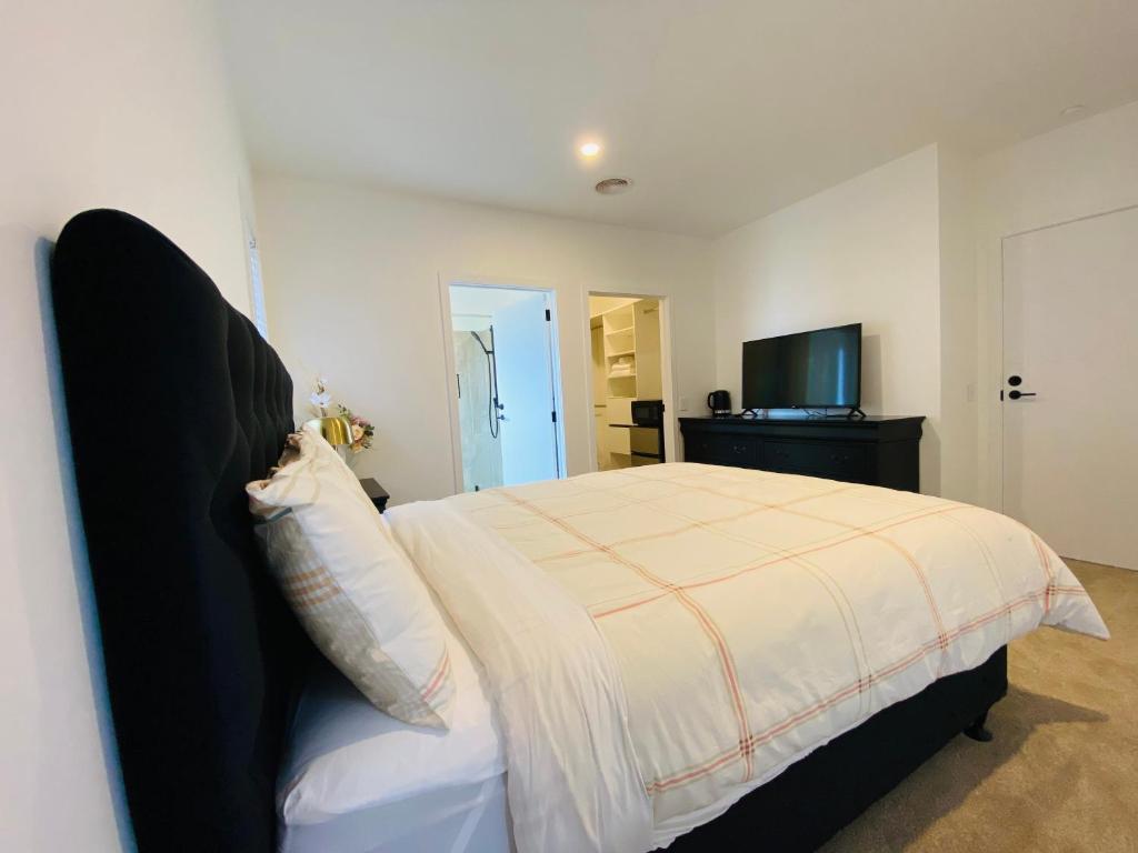 Ensuite at new property - Resim 1