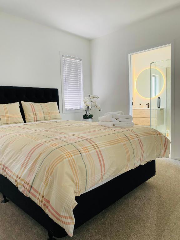 Ensuite at new property - Resim 6