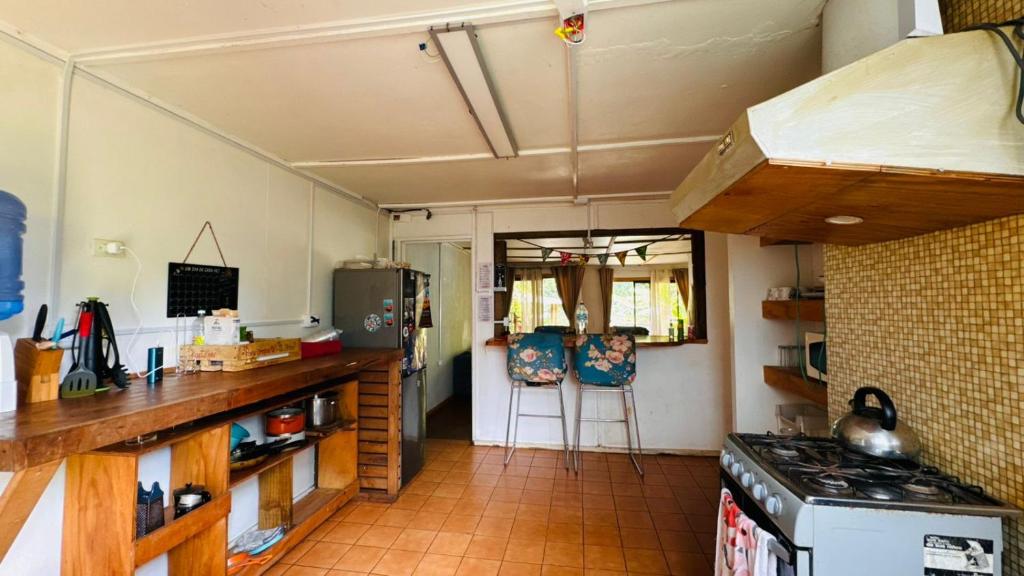 Kuchyň nebo kuchyňský kout v ubytování Mata Nui Eco hostel