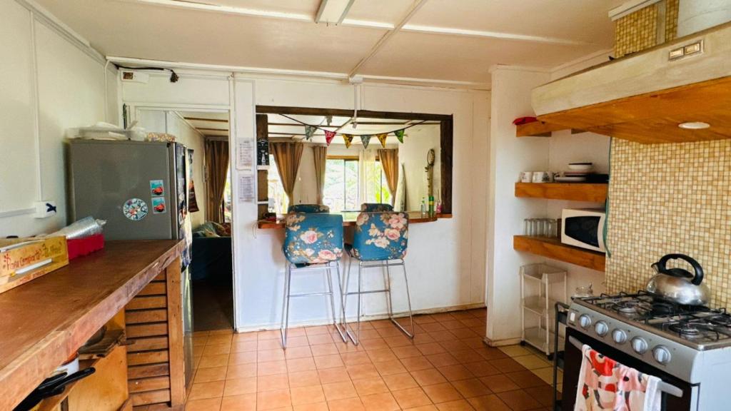 Kuchyň nebo kuchyňský kout v ubytování Mata Nui Eco hostel