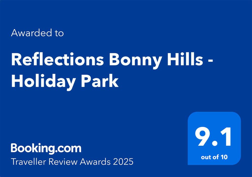 Lake CathieReflections Bonny Hills - Holiday Park的蓝色背景的假日公园的传单