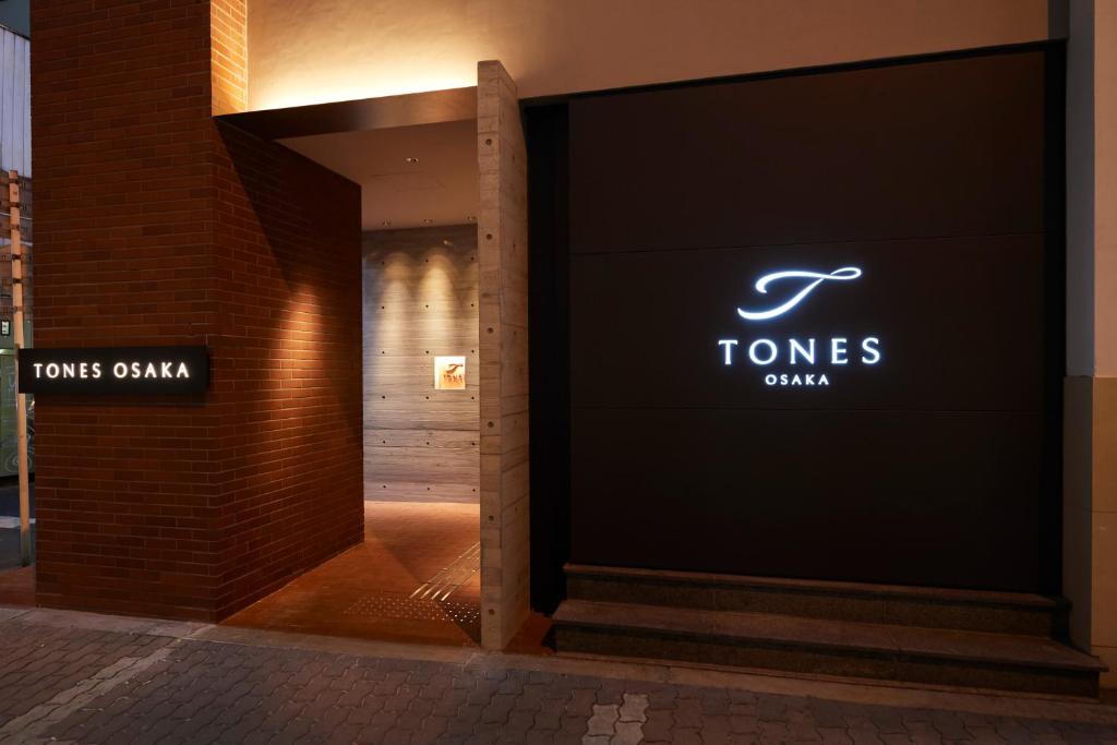Certifikát, hodnocení, plakát nebo jiný dokument vystavený v ubytování TONES Osaka