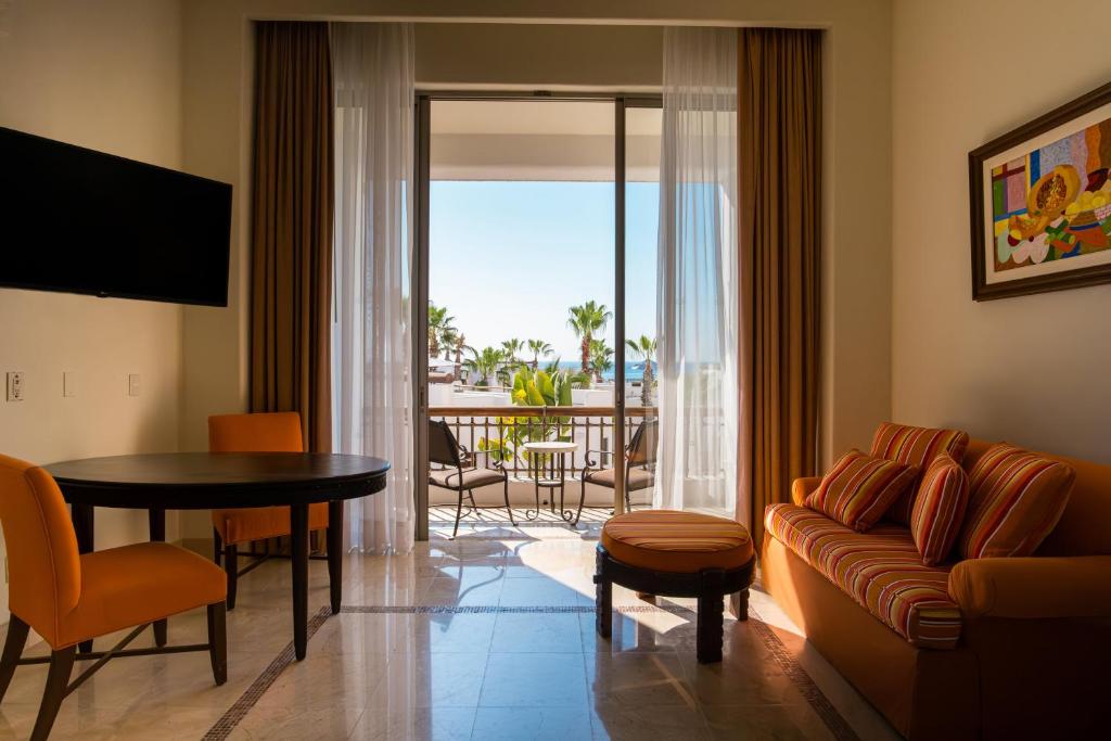 Posezení v ubytování Marquis Los Cabos, an All - Inclusive, Adults - Only & No Timeshare Resort