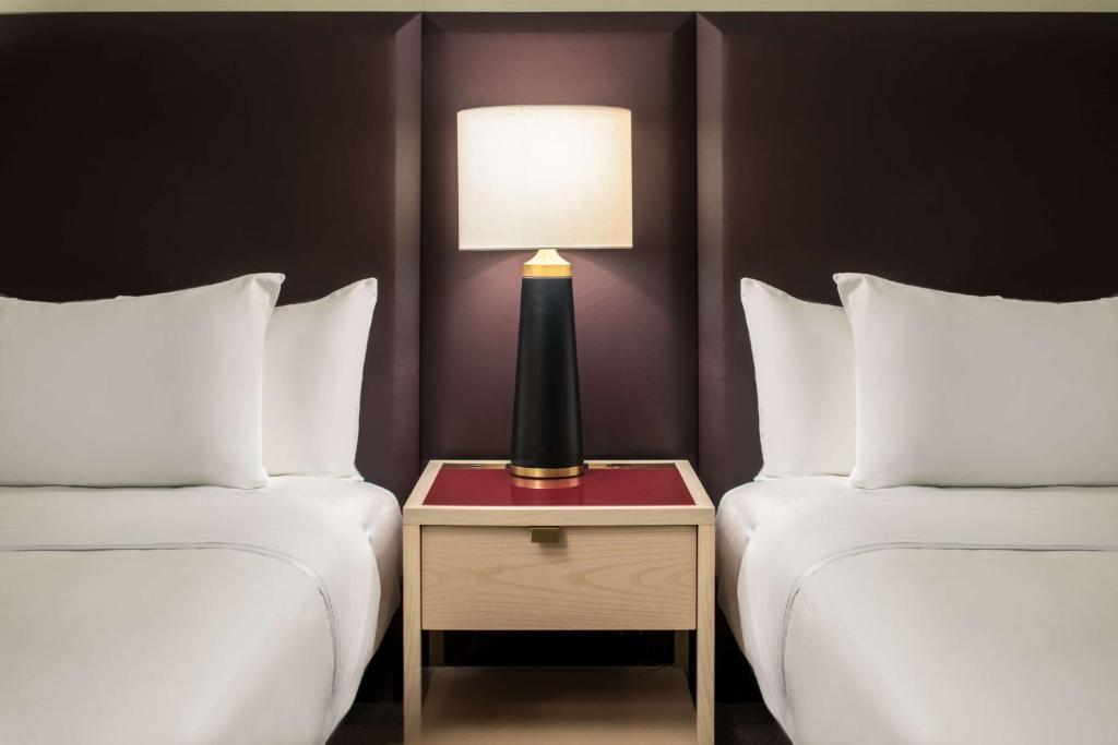 Hotel Savoy Kansas City, Tapestry Collection by Hilton photo