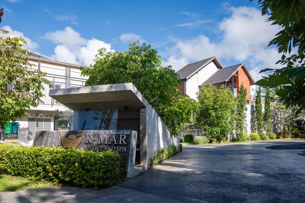 R-Mar Resort and Spa Patong, Phuket - Resim 1