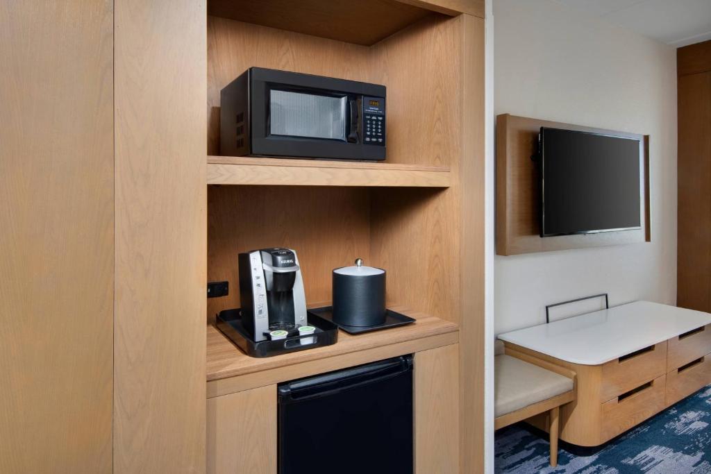 Fairfield Inn & Suites Columbia Downtown - Chambre Lit King-Size Avec Canapé-Lit
